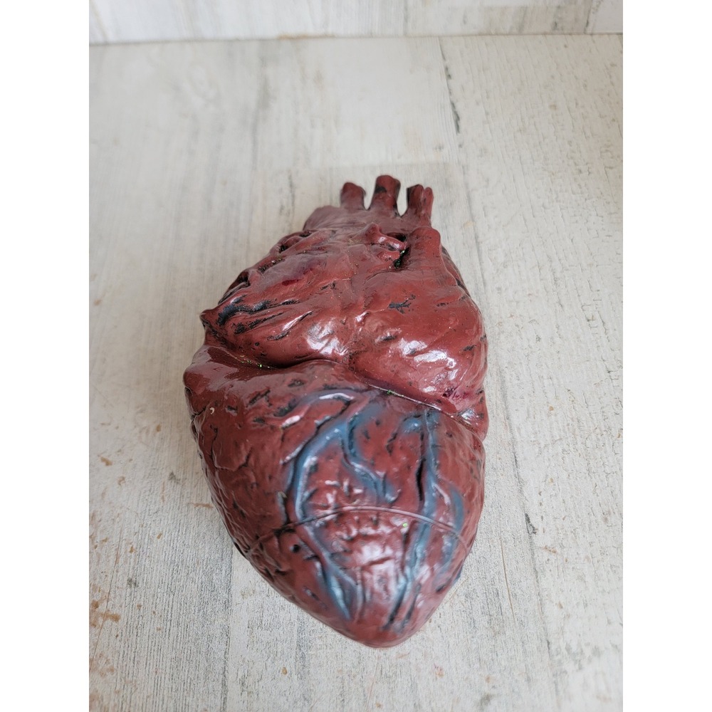 Realistic rubber Halloween heart prop scary figure veins bloody body